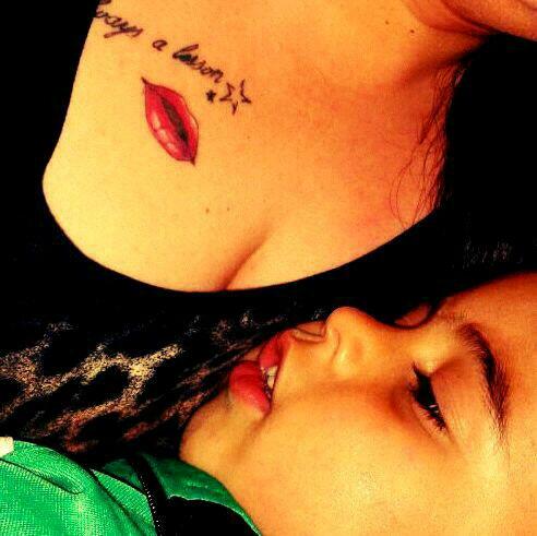 verojbeas's tweet photo. Tatoo d los labios d mi ordiii me encantaa muuakss http://t.co/AQ1Ot9ZBHD