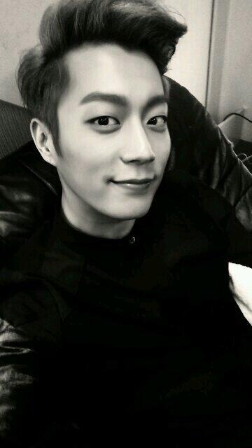 Yoon du jun on Twitter: "웃어요 웃으면 복이와요!!! http://t.co/luUpBCS3jr"