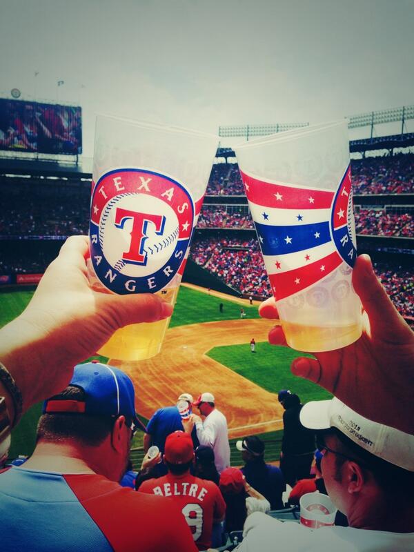 hannahs_time's tweet photo. Perfect day ⚾️ http://t.co/LLe21QBwMr