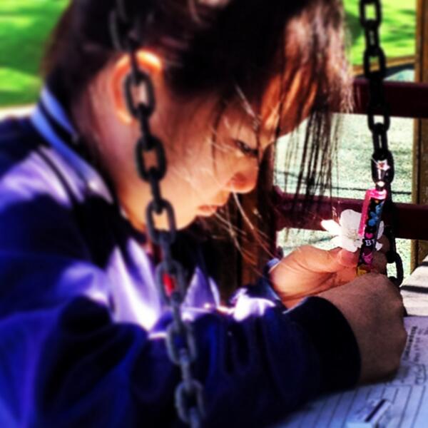 seisentweets's tweet image. Carefully crafting poetry in the playground, Sakura as inspiration. #seisen4b #seisenstudentwriters #springintokyo