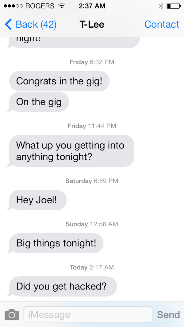 YourAnonNews's tweet photo. .@MrTommyLand are you texting @deadmau5 or us? #iphonehack #MillionMau5March http://t.co/Kj31IsxRLh