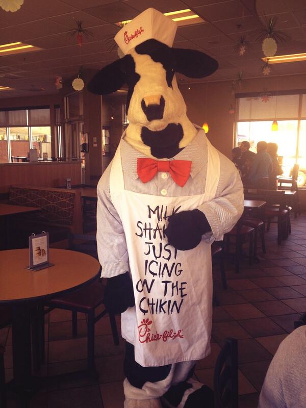 CSDTechBytes's tweet image. Tweet Mor Chikin! Your choice to dine &amp;amp; dash or eat &amp;amp; tweet. Thanks @ChickfilA Dover. #CSDTech3