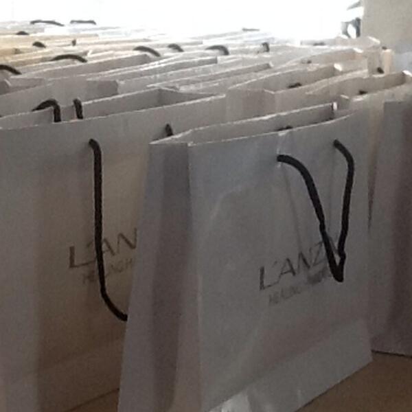 Druk bezig met de voorbereidingen van de lady's night van morgen avond #ruinerwold