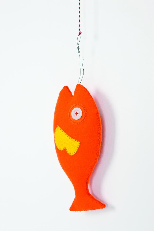 Tijd om iemand beet te nemen! Maak zelf je aprilvis...and watch your back! #AprilFoolsDay #DIY madamecreatief.com/aprilvis