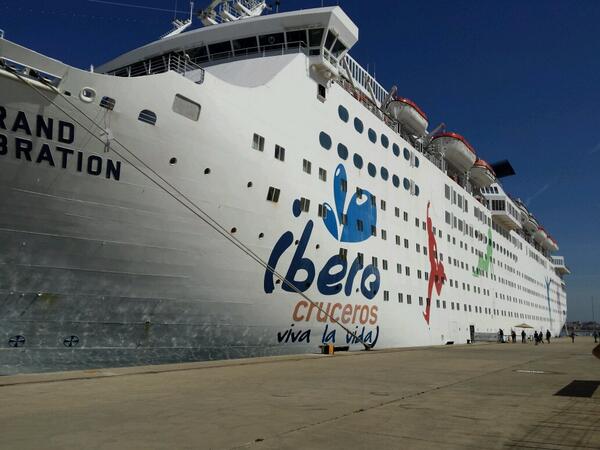 bareayebenes's tweet photo. “@Alfredofg14: Paradita en palma de mallorca y a seguir... @eltitoperi @bareayebenes http://t.co/aqQJZt9rwf”