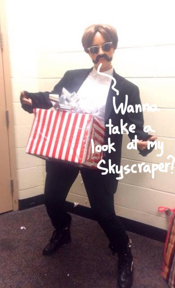 JTimbelek's tweet photo. Demi Lovato Does D**k In A Box Better Than Justin Timberlake Himself! << -___-" jashik http://t.co/XuvFbmYgB8