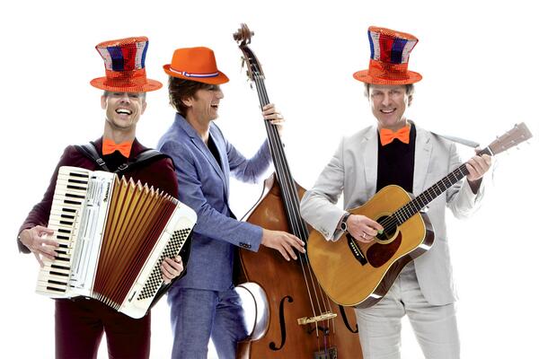 EV-entertainment tweet media