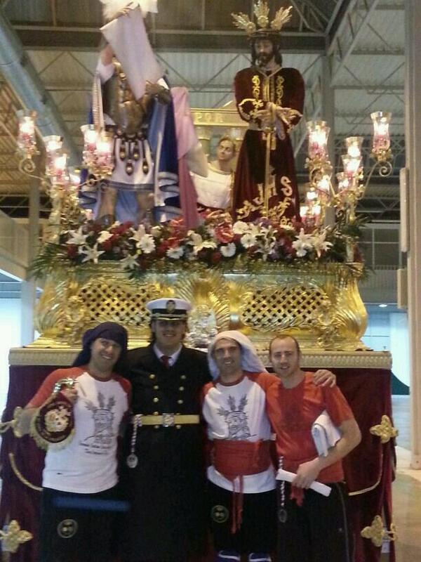 albertopincho's tweet photo. @tuseydy @Santi_Lillo @peseta78. COMPIS EN 4 DIAS REPETIMOS LA FOTO!!! http://t.co/Wy0NTUpzHY
