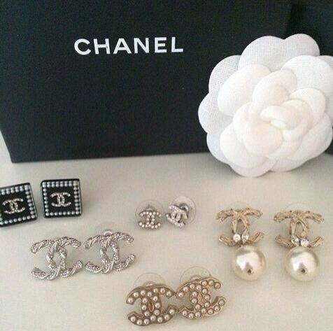 Chanel_collect0's tweet photo. シャネルのピアス♡
あなたはどれがお好み？ https://t.co/I1OnUR9OwX