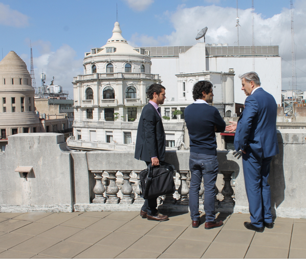 patodistefano's tweet photo. Otra foto desde la cúpula del Bencich con el Alcalde de Berlin #Cúpulas #MicrocentroVerde http://t.co/gVXTCmK2Xd