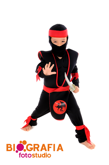 Biografia's tweet photo. Iáááááááá! O ninja Gian Lucca esteve aqui na Biografia mostrando as suas técnicas :) http://t.co/9nrmxLW4LN