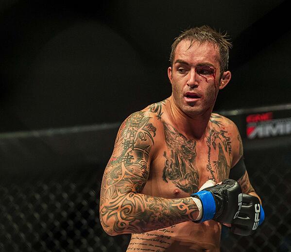 Today Wade Henderson announced his retirement after a record 15 Hex bouts. Wade, we salute you u.efcafrica.com/1koiHWC