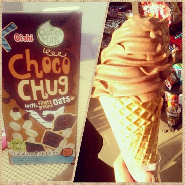 mahalKATEa's tweet image. Best chocolate milk ever! :") Thank you for this BBY♡ :* #chocoChug