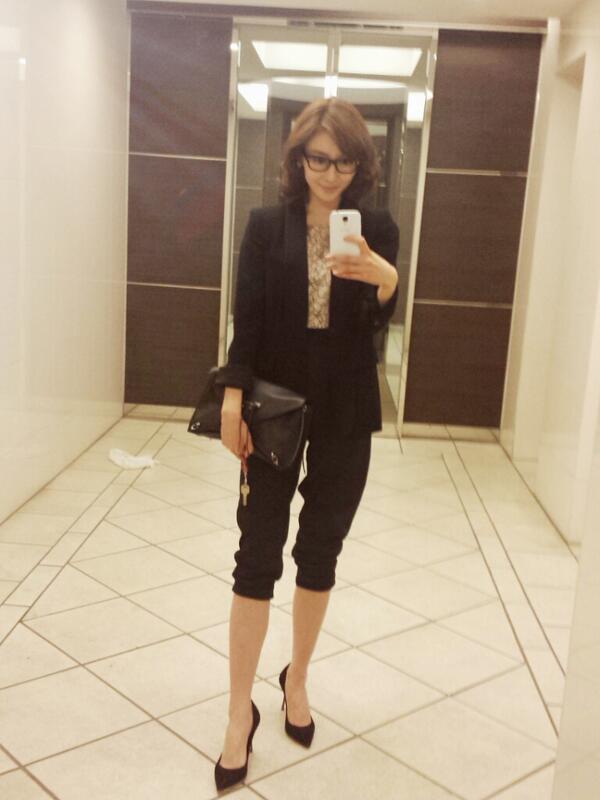 ট ইট র 渡辺舞 昨日の私服はこんな感じでしたぁ オールインにジャケットという軽装で出かけられる幸せ 春万歳ヽ ノ Http T Co Meklovx7fm