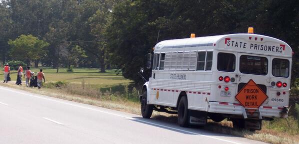 SEC_Humor's tweet image. PHOTO: #UGA football team getting their work in during Spring Practice