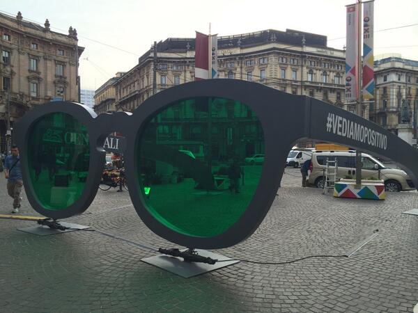 ari_garello's tweet photo. #vediamopositivo #piazzacordusio http://t.co/DhaZfo7dk4