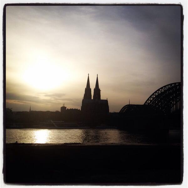 SimonTrichard's tweet photo. Live from Cologne ... #canal152 http://t.co/riR22MUg6d