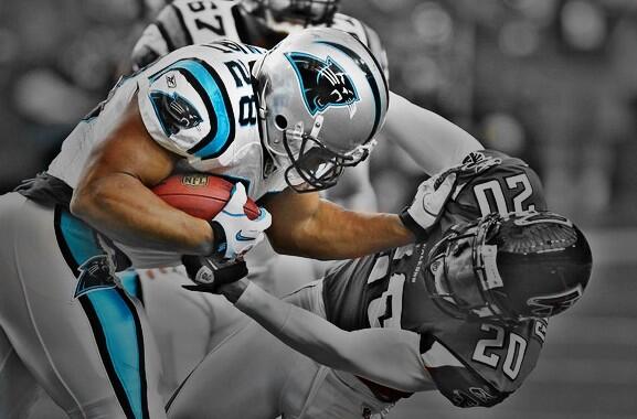 beyondthegame13's tweet image. I feel bad for the guy in front of @Jonathanstewar1 don&apos;t mess with him #beast #Carolinapanthers