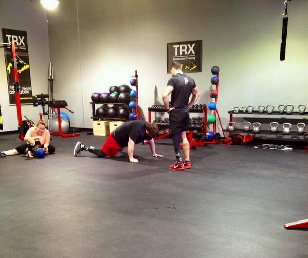 Davereidrad's tweet photo. Training up my client Curtis #FitLifeMD #kinsanity http://t.co/kGGk8NoaGa