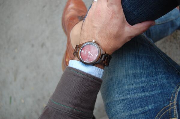 MarcasG's tweet image. Get on it @JimVerros RT @dombonvissuto: I'm giving away this @BarksDesign wood watch ($79). bit.ly/1juuBzN