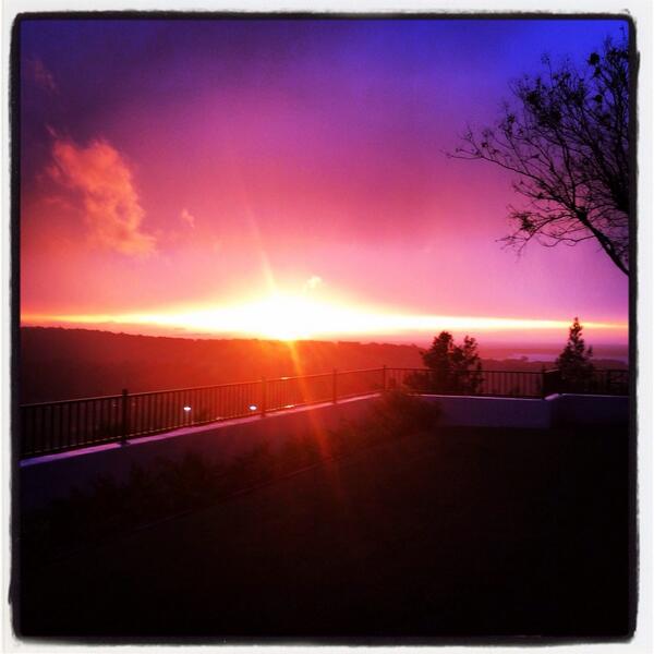 caseyann0705's tweet photo. Gorgeous sunset from El dorado hills in California, such a beautiful place, love it here ! @Blurtin http://t.co/7aRbuWf69D
