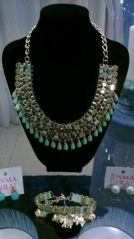 tiendainmaperal's tweet photo. Complementos http://t.co/Z3ISGGvstb