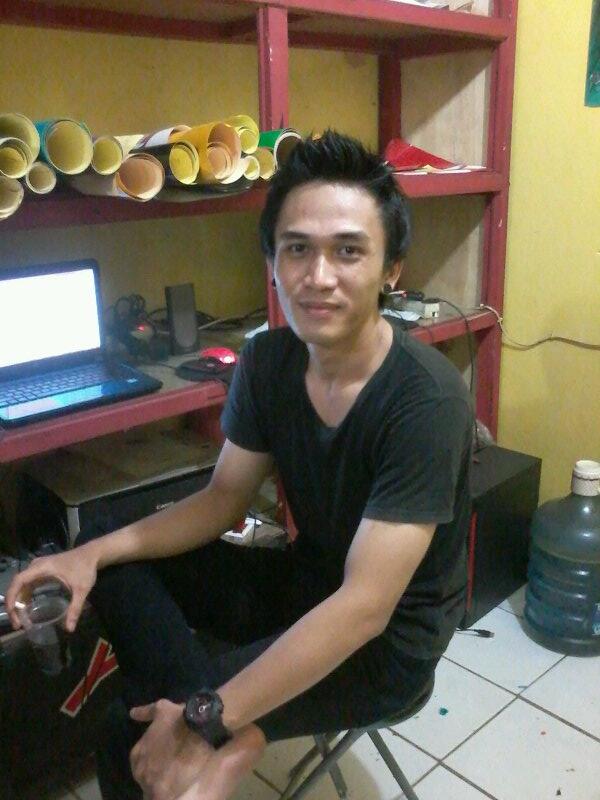 Kopinya taro man itu kan kopi bareng2 RT <a href="/arman_dho/">ArmanDho</a>: