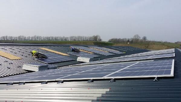 WF_Energy's tweet photo. 150kW across 3 roofs at the new auction market in Kendal. http://t.co/bj11hX5wHs