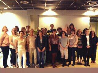 KOZ_AMC's tweet photo. En weer een groep verpleekundigen met een certificaat 'ouderenzorg eerste lijn' op zak. Gefeliciteerd! http://t.co/cxLdeyZHNm