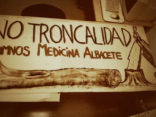 Juanpacarras's tweet photo. Troncalito estará allí. ¿Y tu? #YoVoyTroncalidad Nuestro futuro, tu salud. @_CEEM http://t.co/UiMr7FtTlb