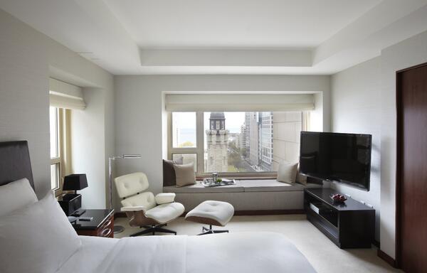 HyattsofChicago's tweet image. RT @ParkHyattChi: In need of a reason to visit Chicago this April? We’ll provide you with five bit.ly/1fLelpx