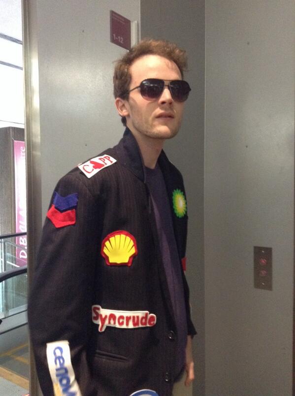 Just touched down in my favorite urban heat island, Montreal. Meet me @ McGill's y-intersection @ 430 #fossilfoolsday