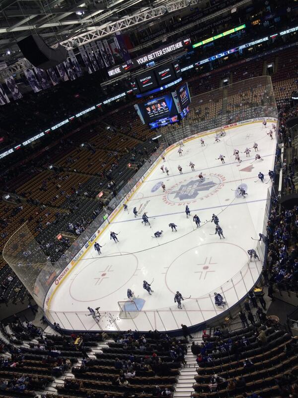 marybettiol's tweet photo. Back to back home games w/the birthday boy, @ShawnStringer12, and the boys in blue. #TMLtalk http://t.co/J9FIVHPHCY