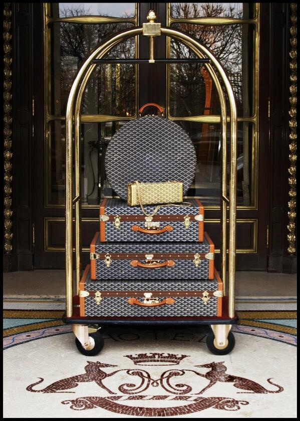 IFlyFirstClass1's tweet image. Do you like travelling light? @Goyard