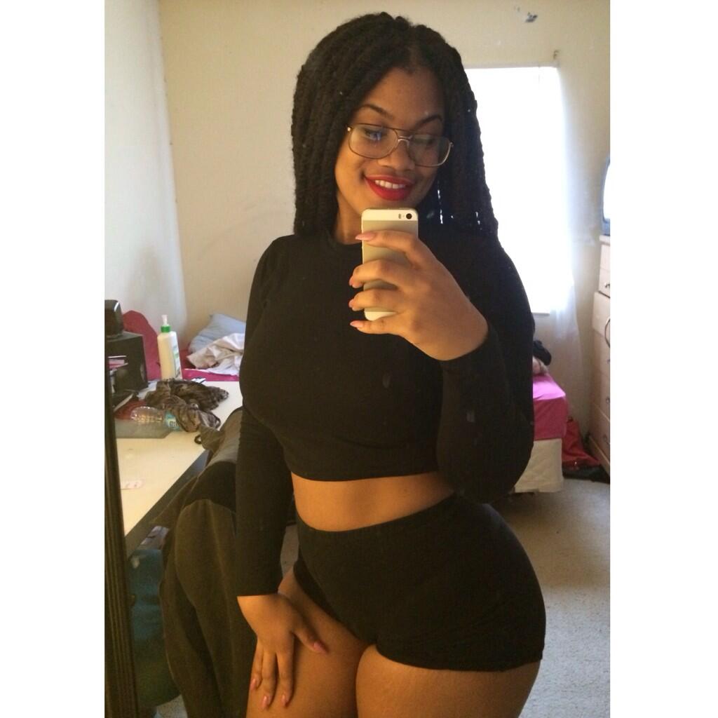 BkKmROQIQAAI47m.jpg:large