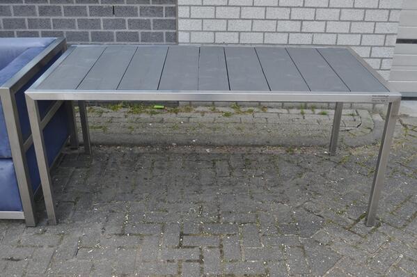 #RVS #tuintafel met #steigerhout  (antraciet wash)