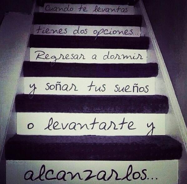 sabiastuque_'s tweet photo. Sabias que cuando te levantas tiene dos opciones... http://t.co/TdOR0xQUi5