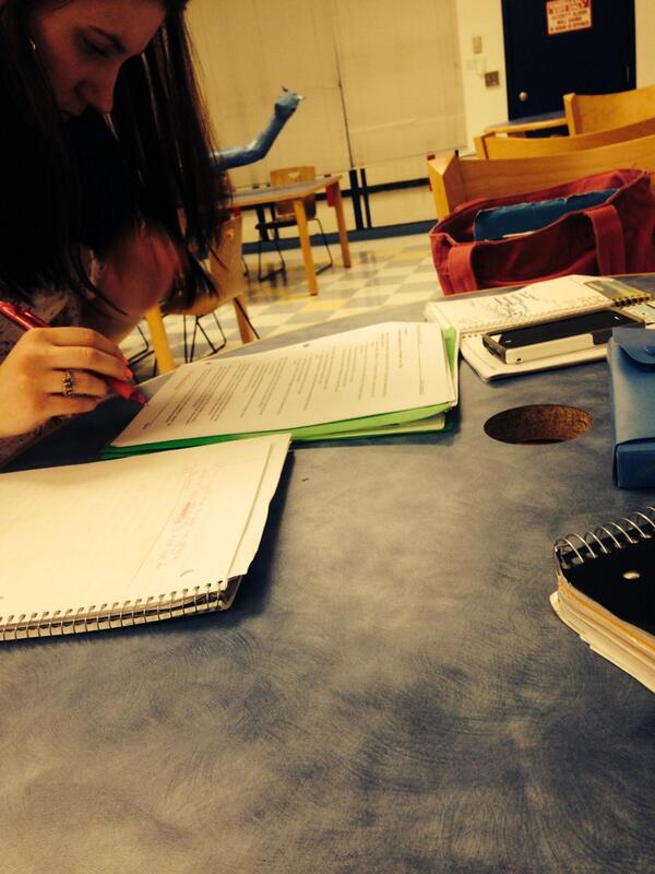 Areed_21's tweet image. Dumb studious #mynerd @xOtriinaa