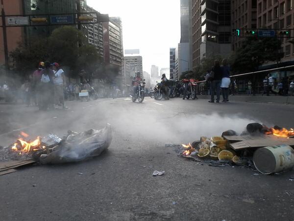 EventosUCAB's tweet photo. Chacao ahora mismo http://t.co/XiPpydteqk