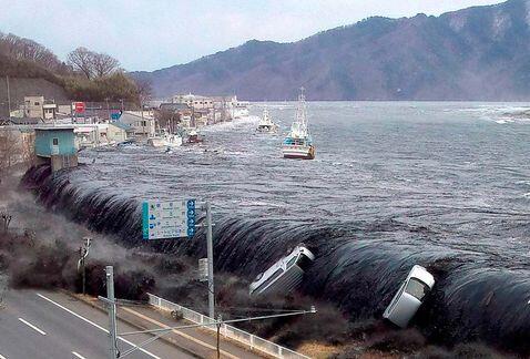 Milenio's tweet photo. #Entérate: ¿Qué es un tsunami? http://t.co/NuTEU9s8Qn http://t.co/wk21YjMZIe