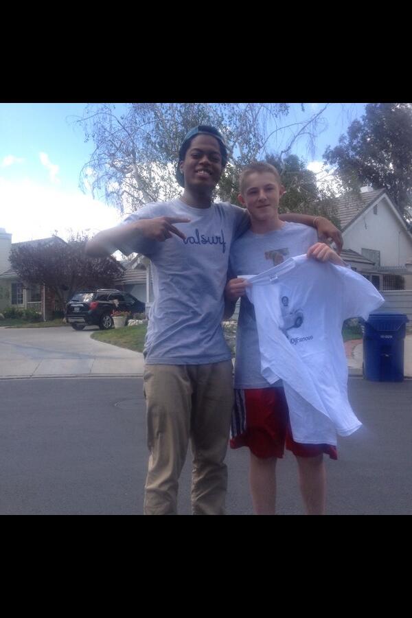 ChrisFreeboi's tweet photo. The homie dj hooked me up yesterday thanks for being a true homie @deejaay16 #makedjfamous http://t.co/q6hyWTfSo9