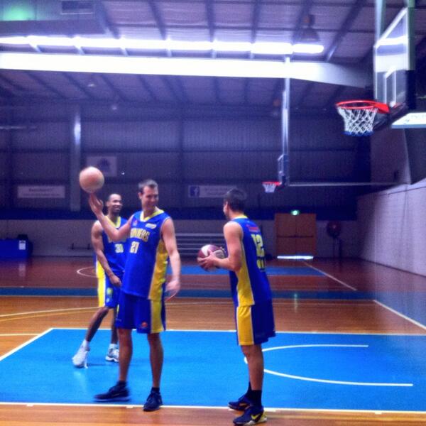 LJay_4's tweet photo. Media with @CanberraGunners @matt_staff_ #showoff http://t.co/z3hewEHhUm