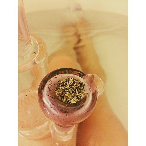 GanjaGirls's tweet image. RT @marijuanamodels @blazedbeautyxo Featured Model on TheMarijuanaModels.com #marijuanamodels #kushcommon From: h...