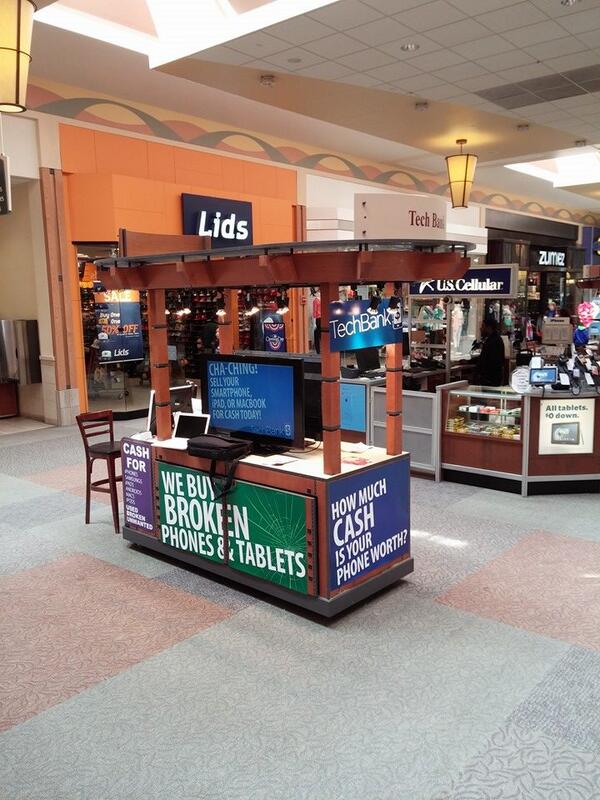 TechBankMN's tweet image. We are OFFICIALLY open at our 3rd TechBank location at East Towne mall in Madison.