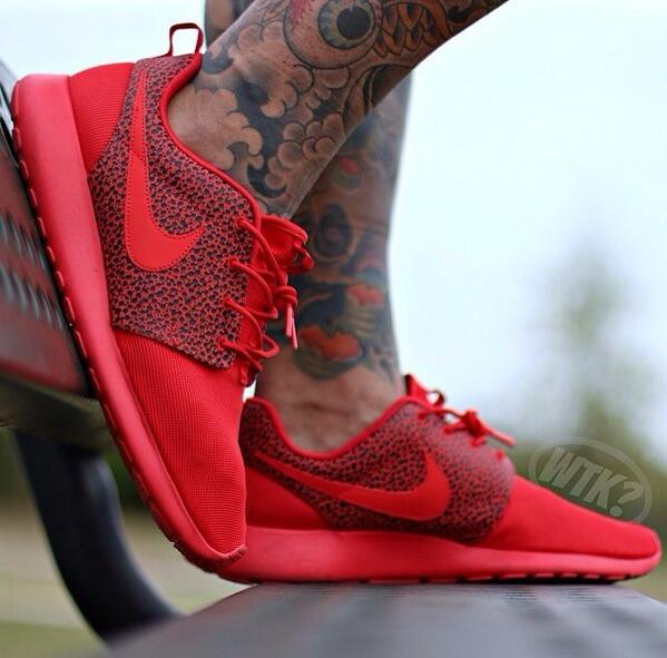 SneakerTicker's tweet photo. Nike Roshe Run "Red Safari" http://t.co/CKBcTnoGij