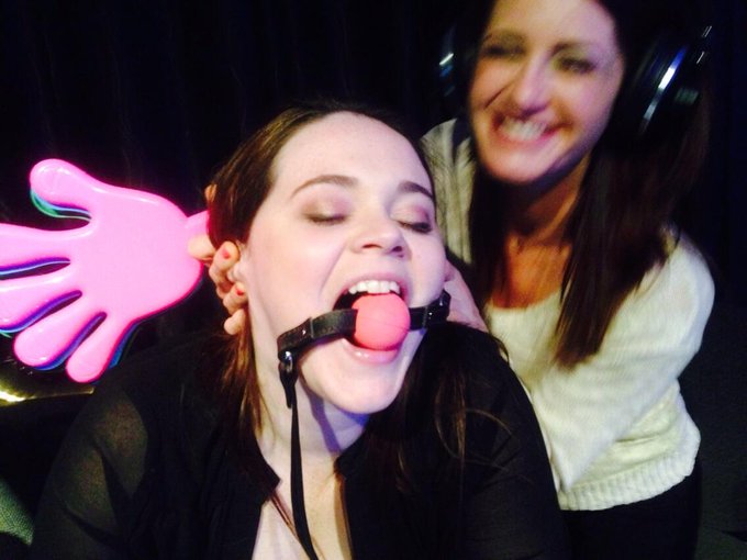 "@BlameItOnGinger: Don't speak, just smile. "50 Days of Play" game. @ItsTessaLane @CiciRhodes http://t<a class="tags" href="/tag/blameitonginger">@blameitonginger</a><a href="/tag/behindthescenes"class="tags"><span>#behindthescenes</span></a><a href="/tag/gangbanging"class="tags"><span>#gangbanging</span></a>