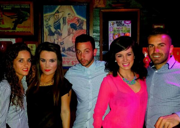 pickywicky88's tweet photo. Mami west con mis niñ@s @AniyaMoreniya @jvdlrs89 @NoelCapilla http://t.co/MQOvbG2Shg