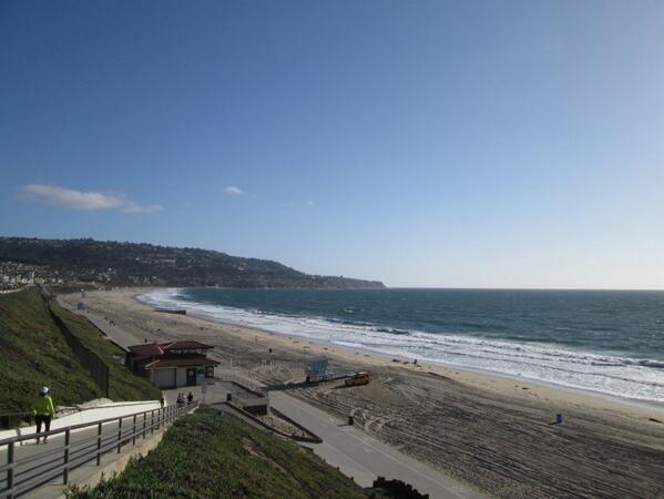 TroubleAlex's tweet image. beach during 'winter' storm watch april 2014 #smh #fml #lol #kbbq