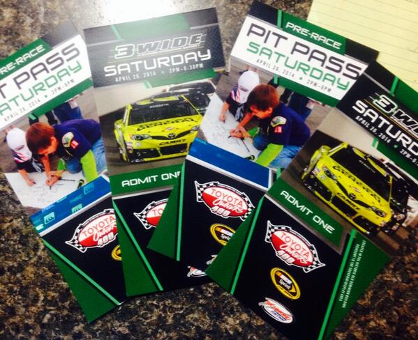 RichmondRaceway's tweet photo. See you soon! RT @5Kahne99Edwards: Look what came today! @RIRInsider. 🏁❤️ #LetsGoNightRacing http://t.co/iArXI0q8JS