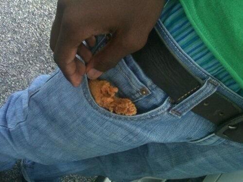 vuhsace's tweet photo. Always keep a piece on you just in case http://t.co/BRjW9m42VZ